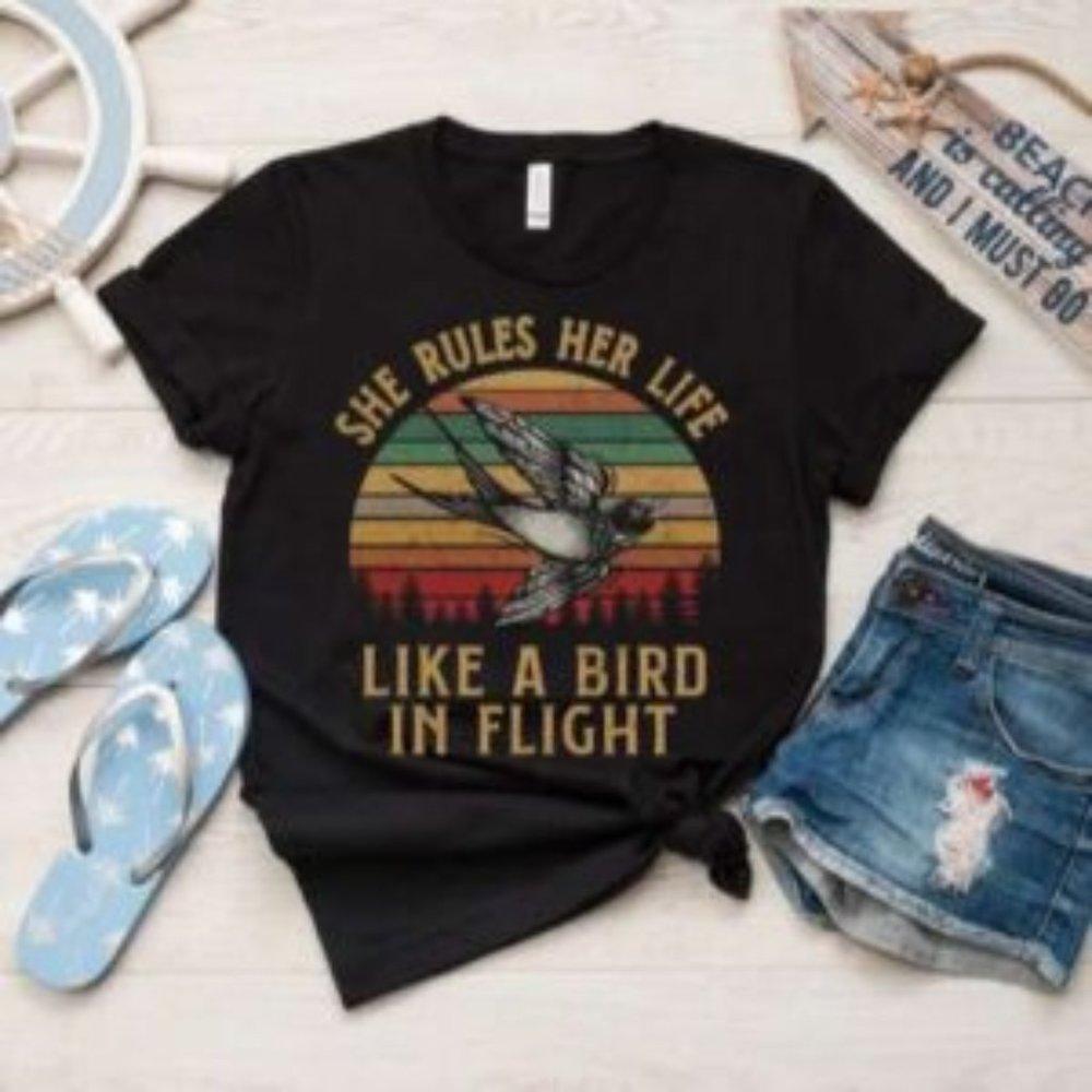 She Rules Her Life Like A Bird In Flight Stevie Nicks Fleetw Unisex Tshirt